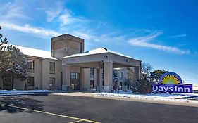 Days Inn & Suites By Wyndham Cuba